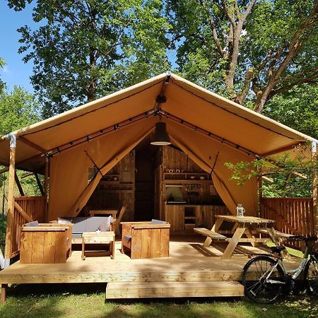 Camping Bois De St Hilaire Chalandray Экстерьер фото
