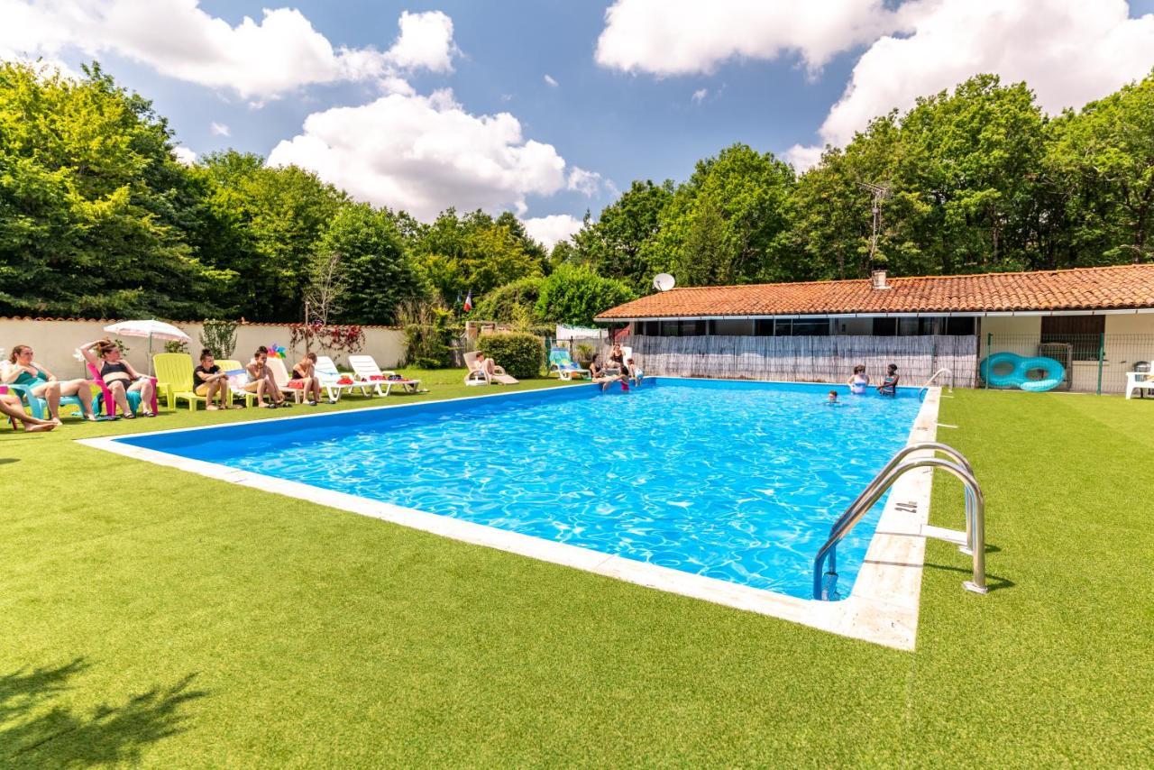 Camping Bois De St Hilaire Chalandray Экстерьер фото