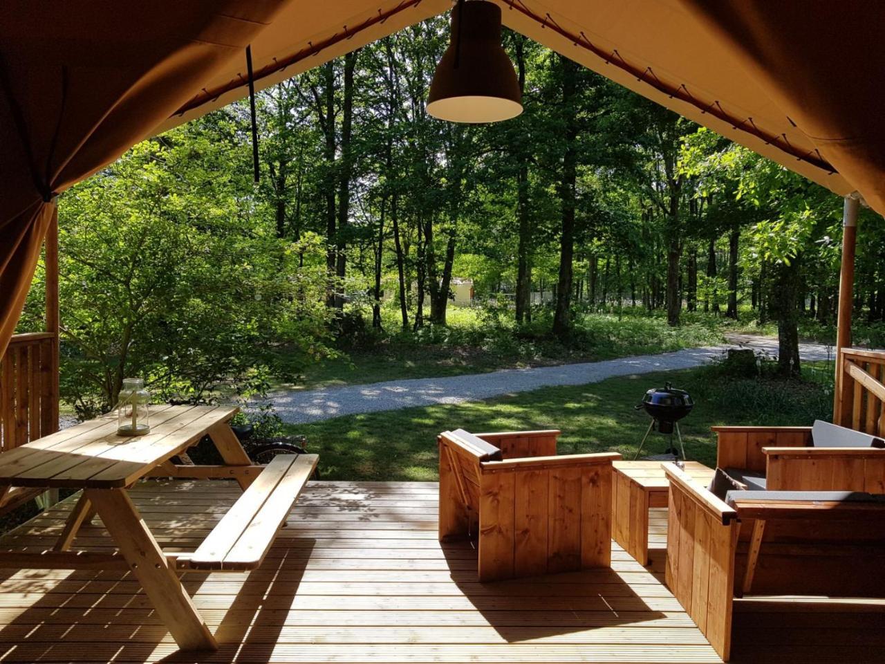 Camping Bois De St Hilaire Chalandray Экстерьер фото