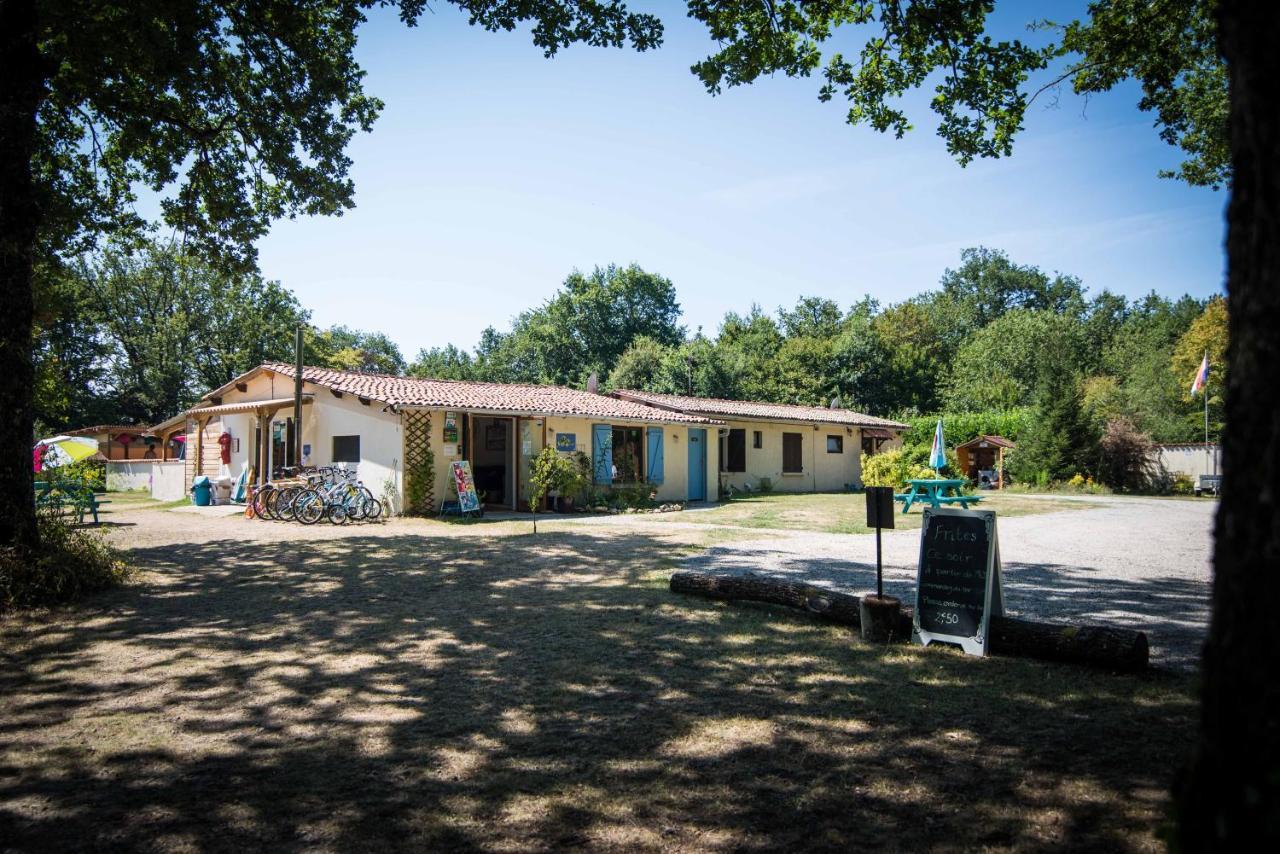 Camping Bois De St Hilaire Chalandray Экстерьер фото